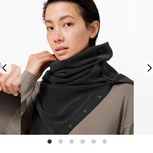 LuluLemon vinyasa infinity scarf